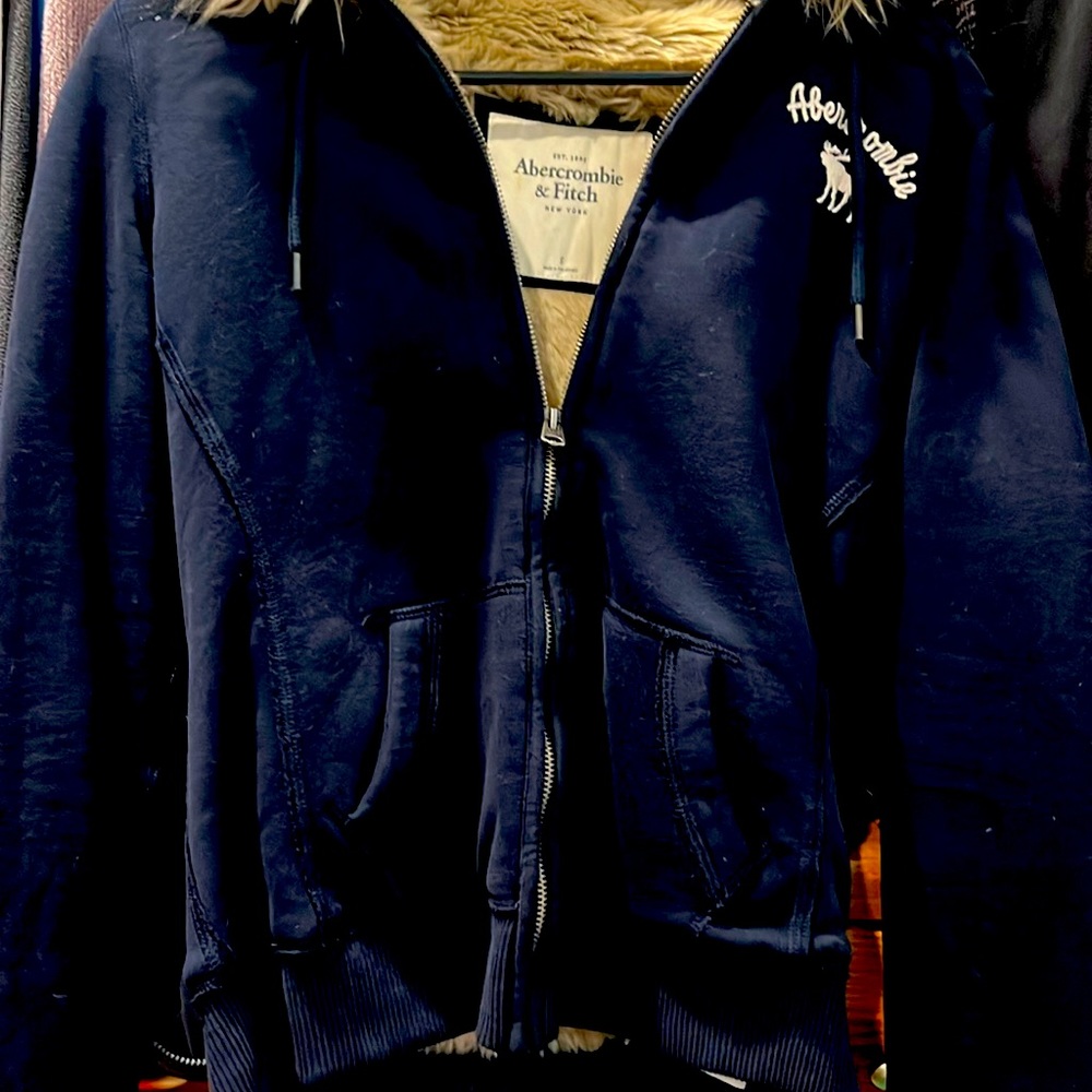 Great zip up fur lining